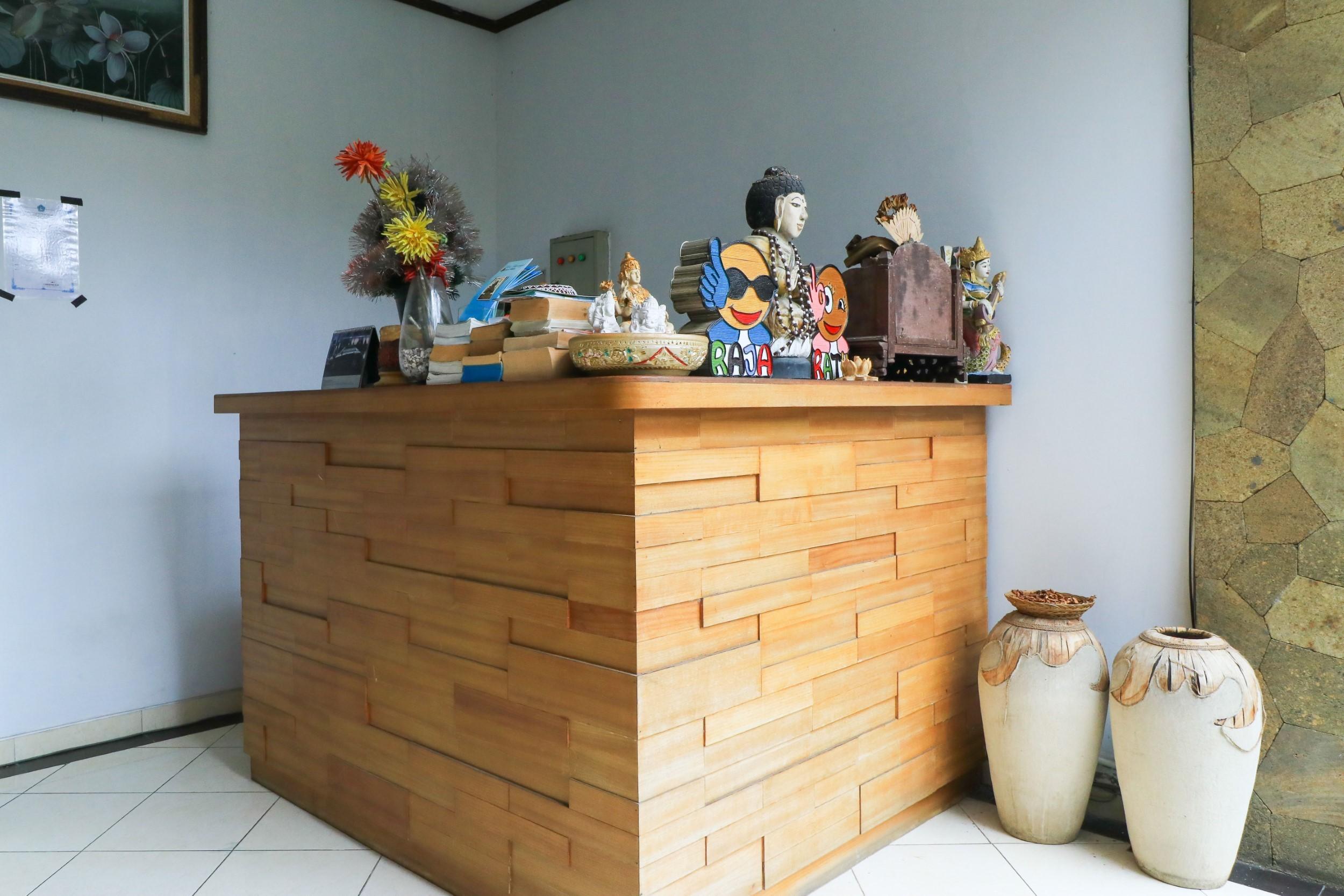 Puri Jayaraja Guest House Кута Экстерьер фото