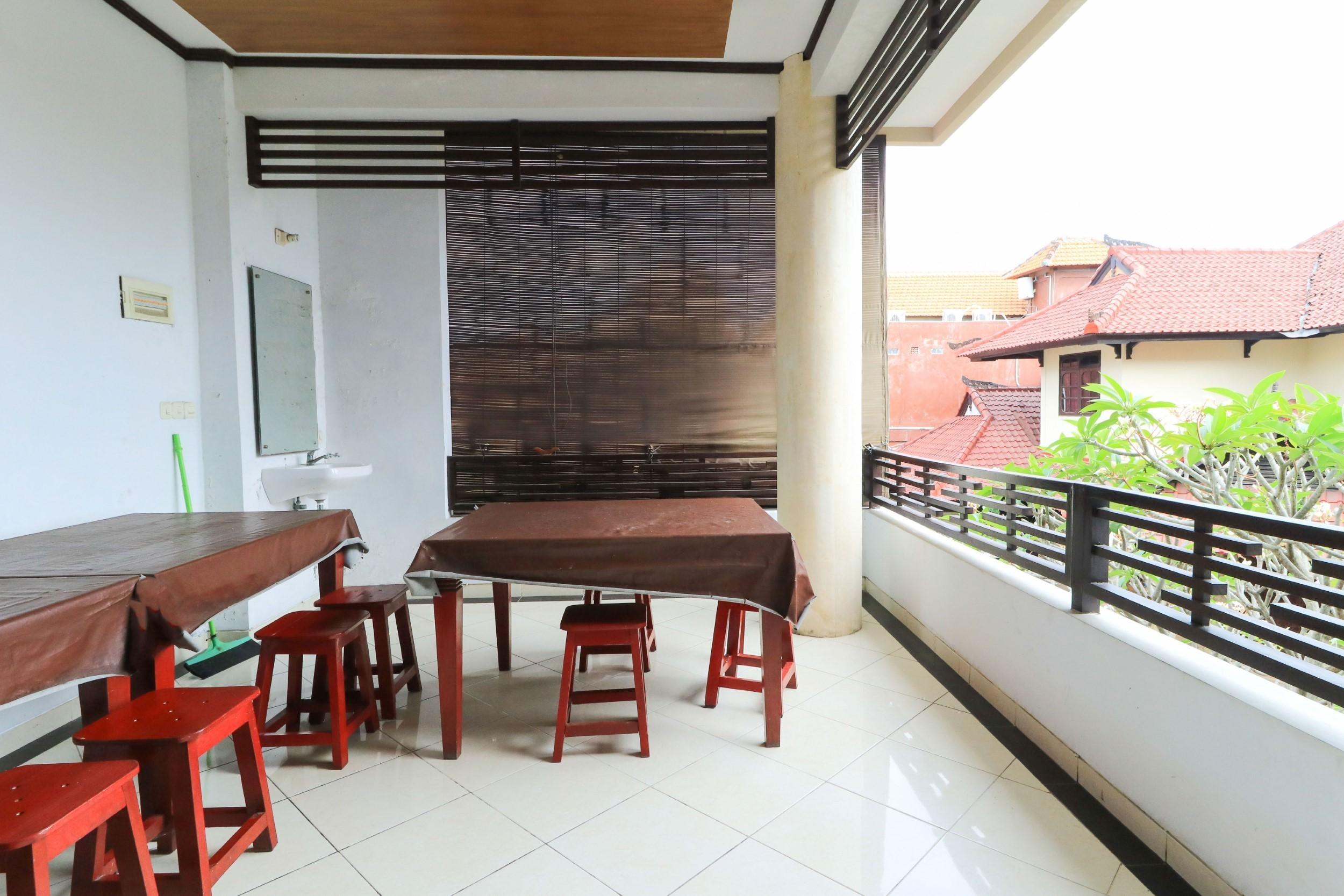 Puri Jayaraja Guest House Кута Экстерьер фото