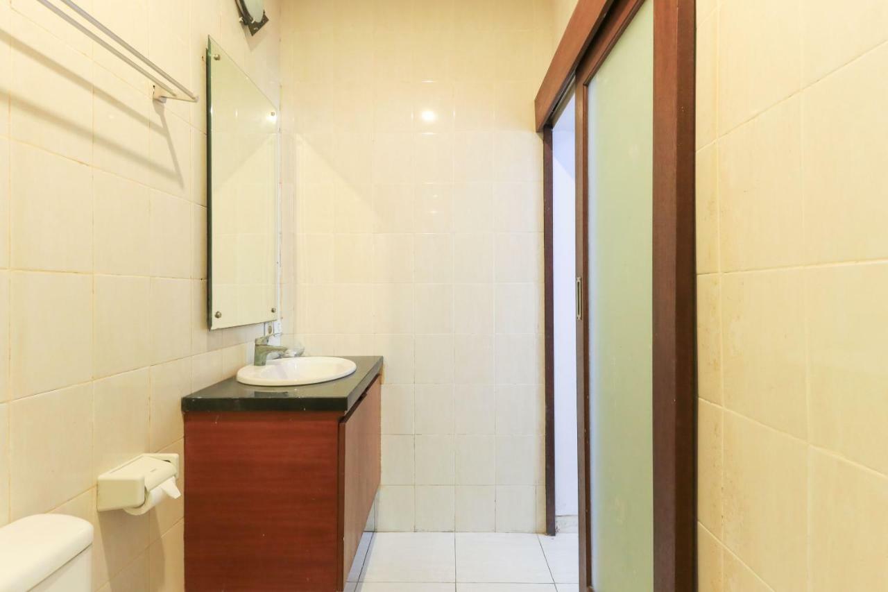 Puri Jayaraja Guest House Кута Экстерьер фото