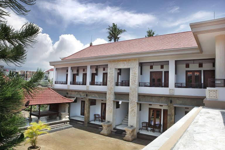 Puri Jayaraja Guest House Кута Экстерьер фото